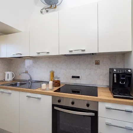Palazzo Russo - De Vivo Realty Apartment