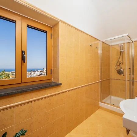Palazzo Russo - De Vivo Realty Apartment *