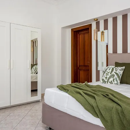 Palazzo Russo - De Vivo Realty *