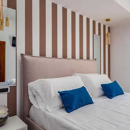 Apartment Palazzo Russo - De Vivo Realty *